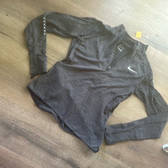 Nike Dri Fit Performance Shirt !! Small - Picture 1 of 4